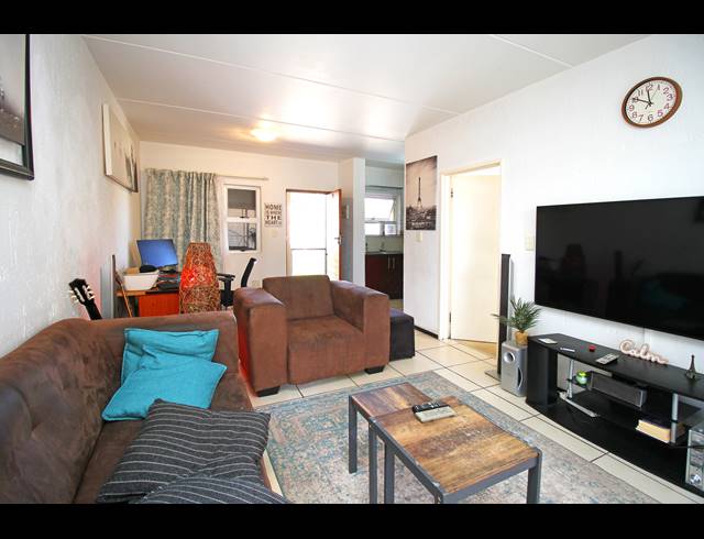 1 BEDROOM APARTMENT FOR SALE IN FERNDALE